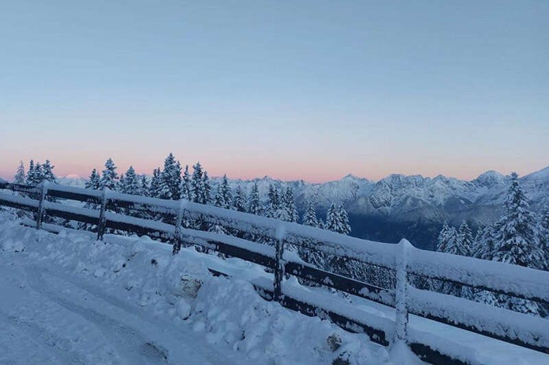 Winterlandschaft mit der Rodelbahn auf die Birgitzer Alm